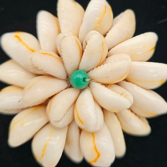 Vintage Cowrie Necklace with Charm - Picture 4 of 5